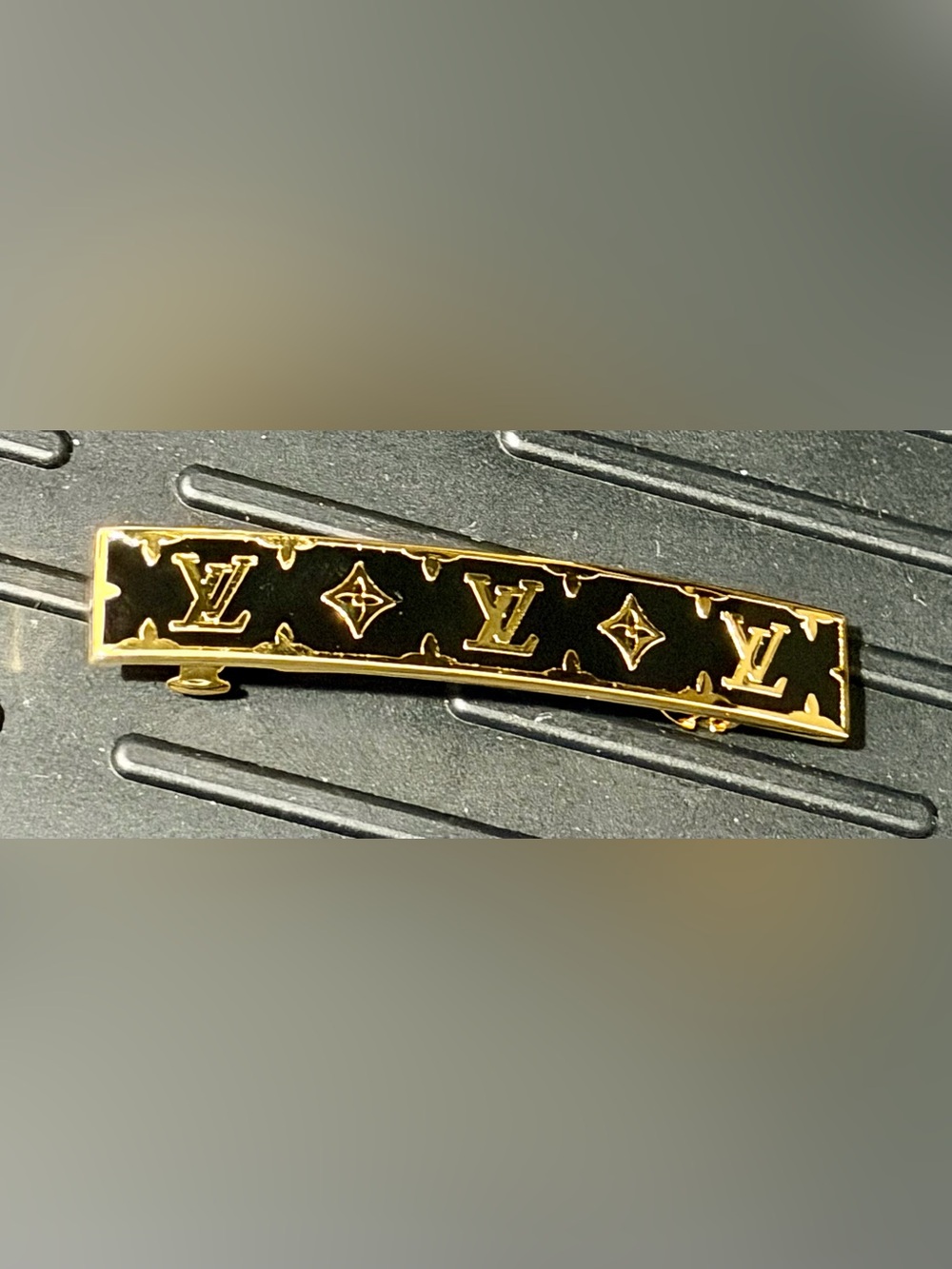 Black & Gold Hair Clips X2